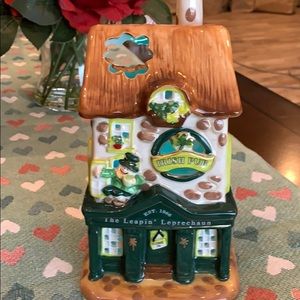 New Blue Sky Irish Pub, Leapin’ Leprechaun